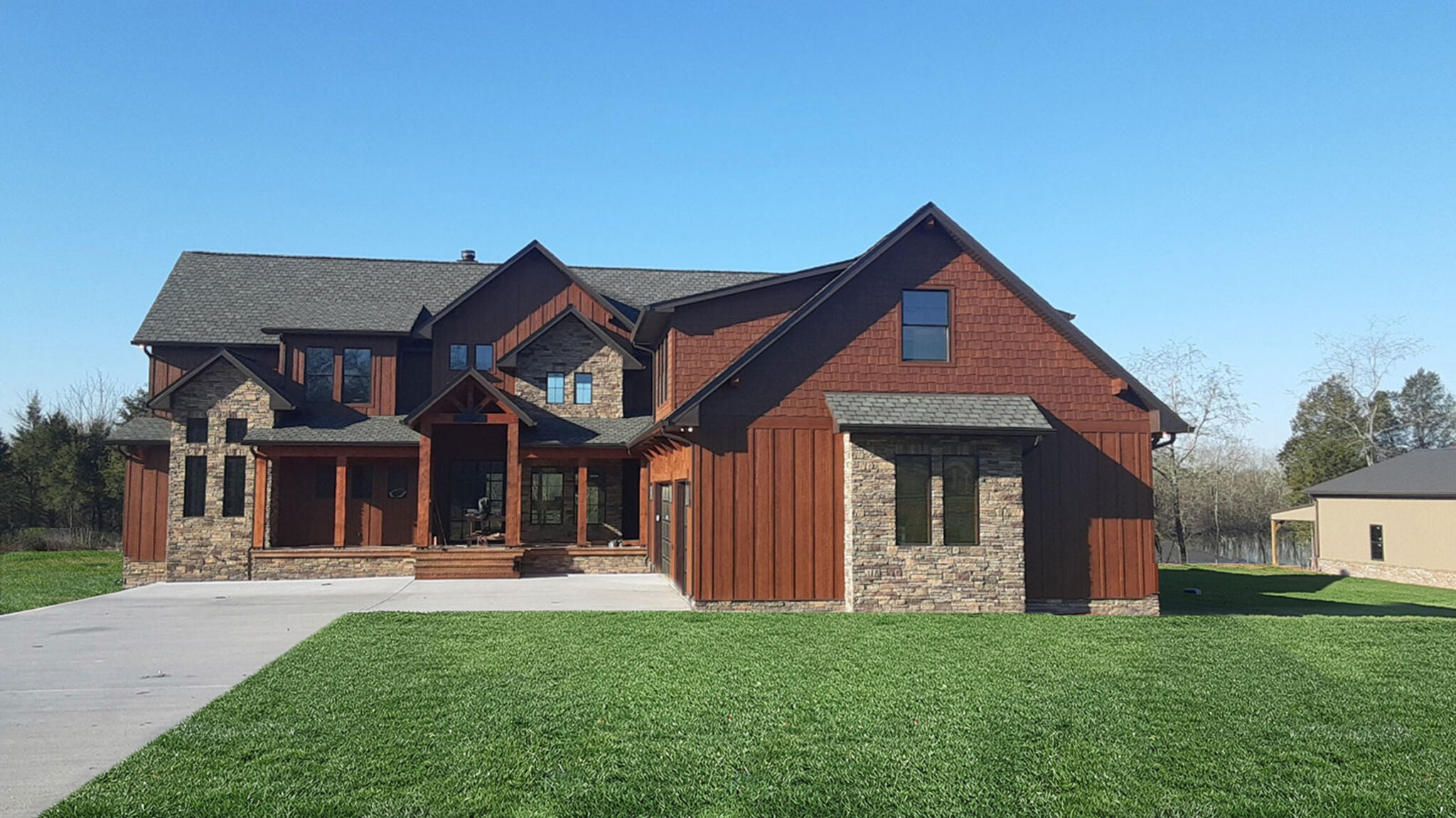 Modern Panel Siding | Vertical Engineered Wood Panels | Diamond Kote ...